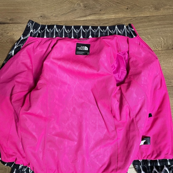 The North Face Women's Black and White Patterned Rain Jacket with Pink Accents - Picture 6 of 10